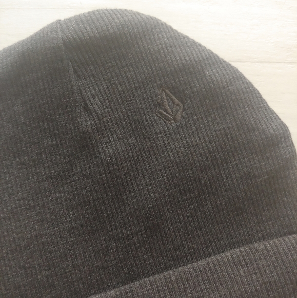 VOLCOM Baby NEW Popover Crewneck , Joggers & Beanie Set - Picture 10 of 10